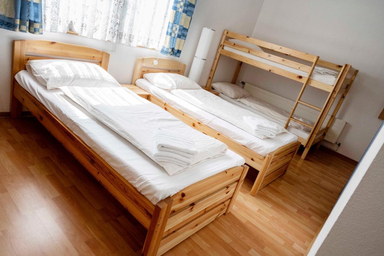 Hotel Aprico à Traismauer Extérieur photo