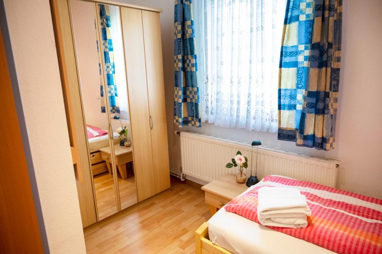 Hotel Aprico à Traismauer Extérieur photo